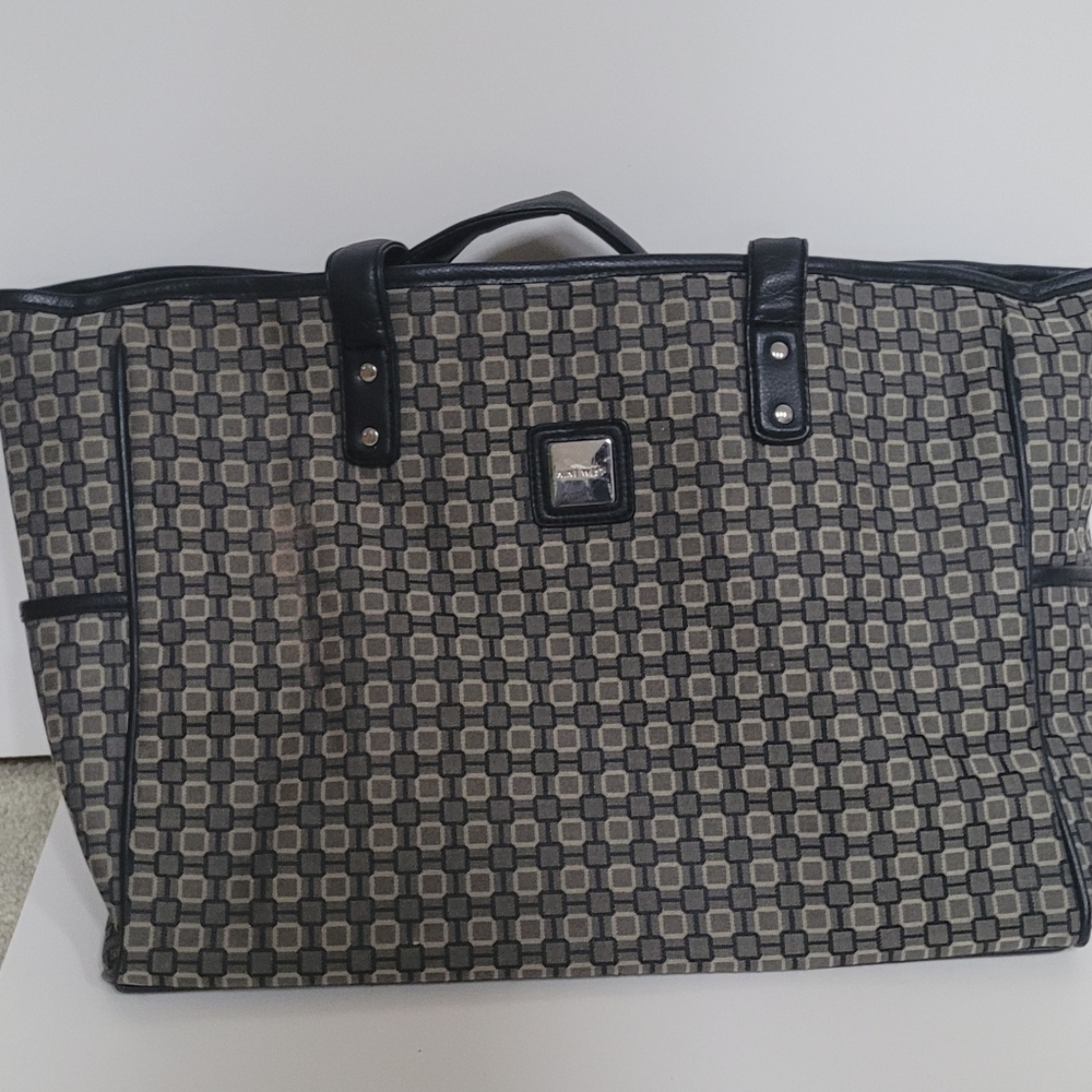 Purse - Picture 2 of 2